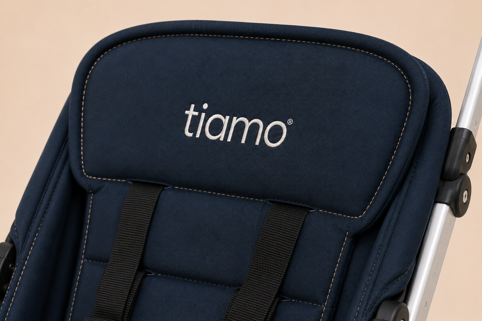 Tiamo Vita - embroidered headrest detail